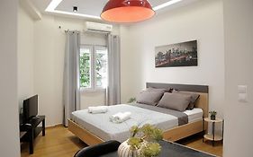 Apartment At Eksarhia Center